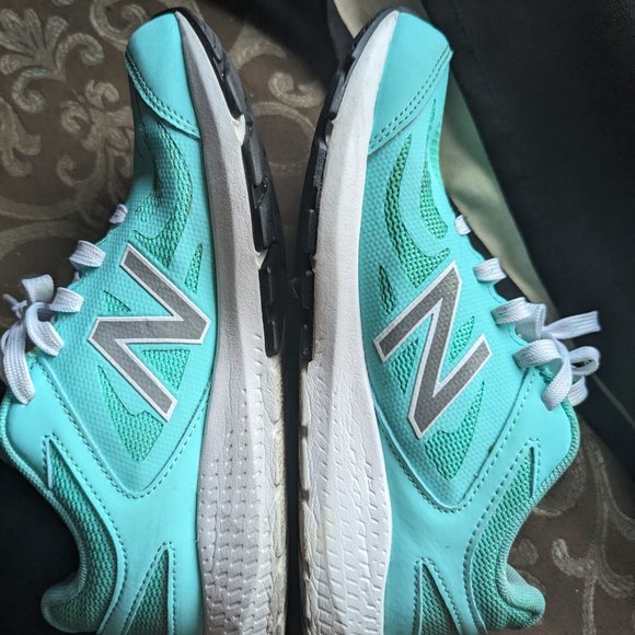 New Balance sneakers(Aqua color w/grey logo) - mint condition! - Picture 5 of 7